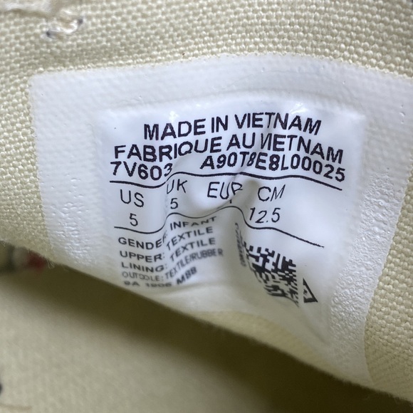 Converse Chuck Taylor All Star Black Easy-On Sneakers - Picture 3 of 11